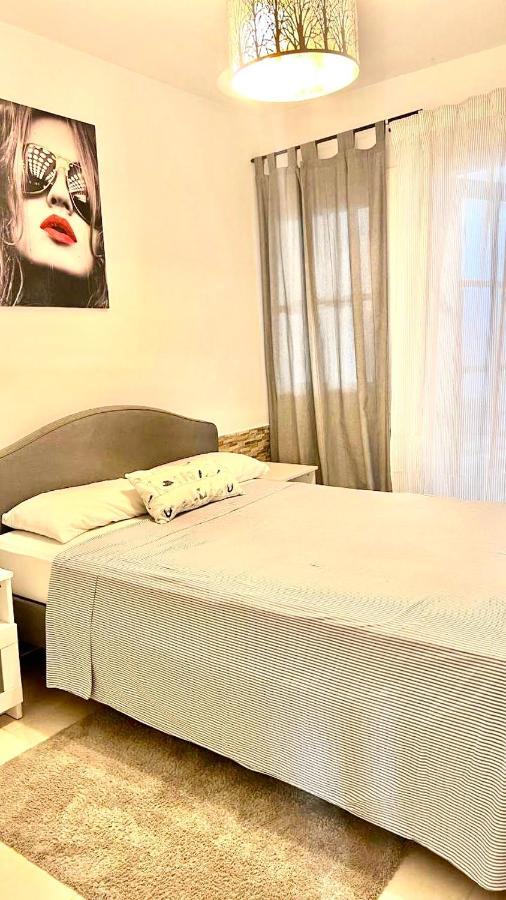 Cozy Two Bed Apartment. 阿德耶 外观 照片