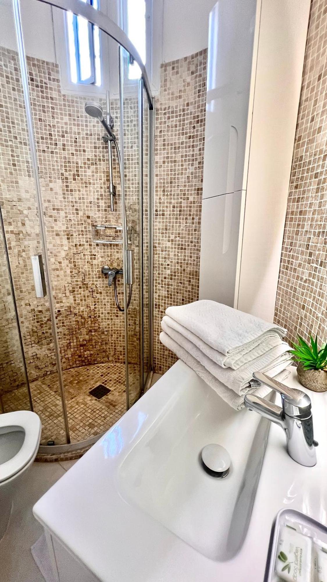 Cozy Two Bed Apartment. 阿德耶 外观 照片