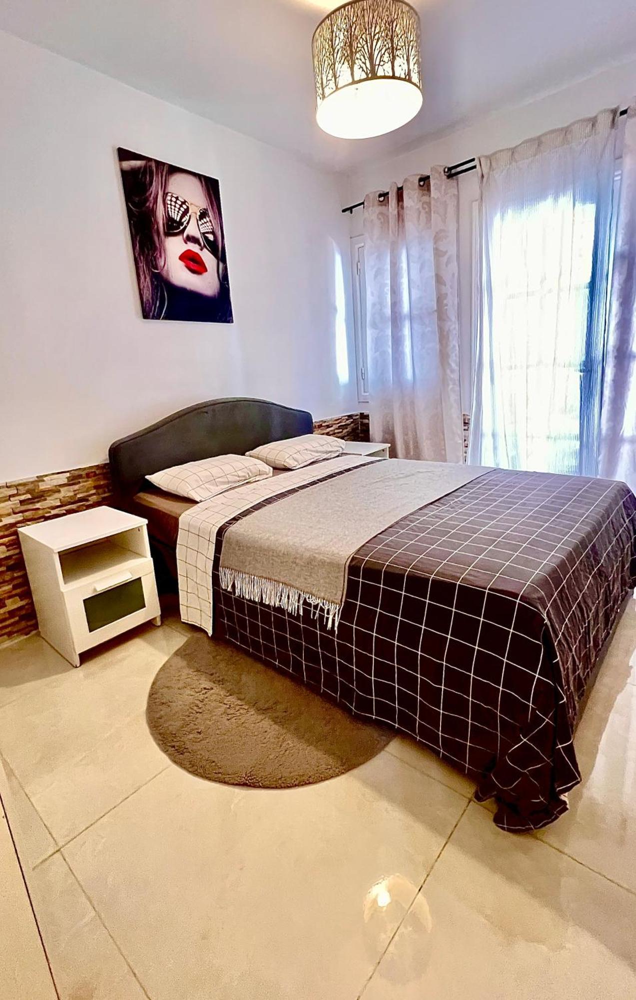 Cozy Two Bed Apartment. 阿德耶 外观 照片